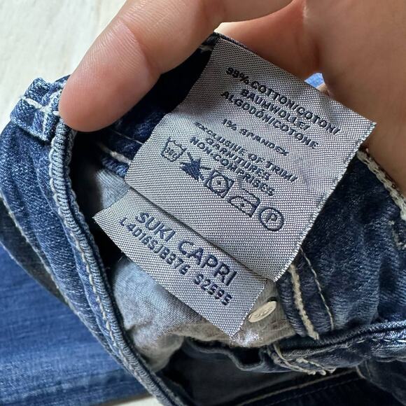 Silver Suki Capri Dark Wash Mid Rise Cropped Blue Everyday Casual Denim Jeans 27 - Picture 10 of 15